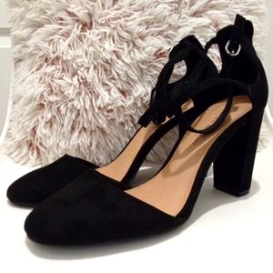 High heel Pump black strappy shoes